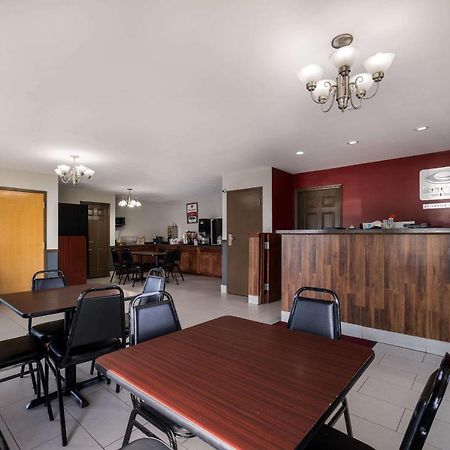 Econo Lodge Inn & Suites Canandaigua Εξωτερικό φωτογραφία