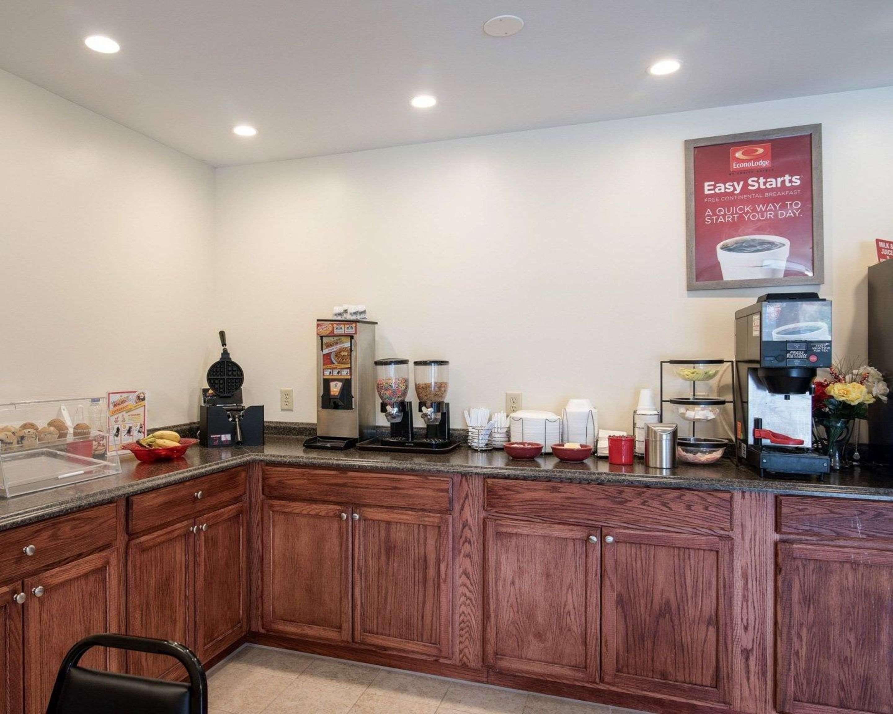Econo Lodge Inn & Suites Canandaigua Εξωτερικό φωτογραφία