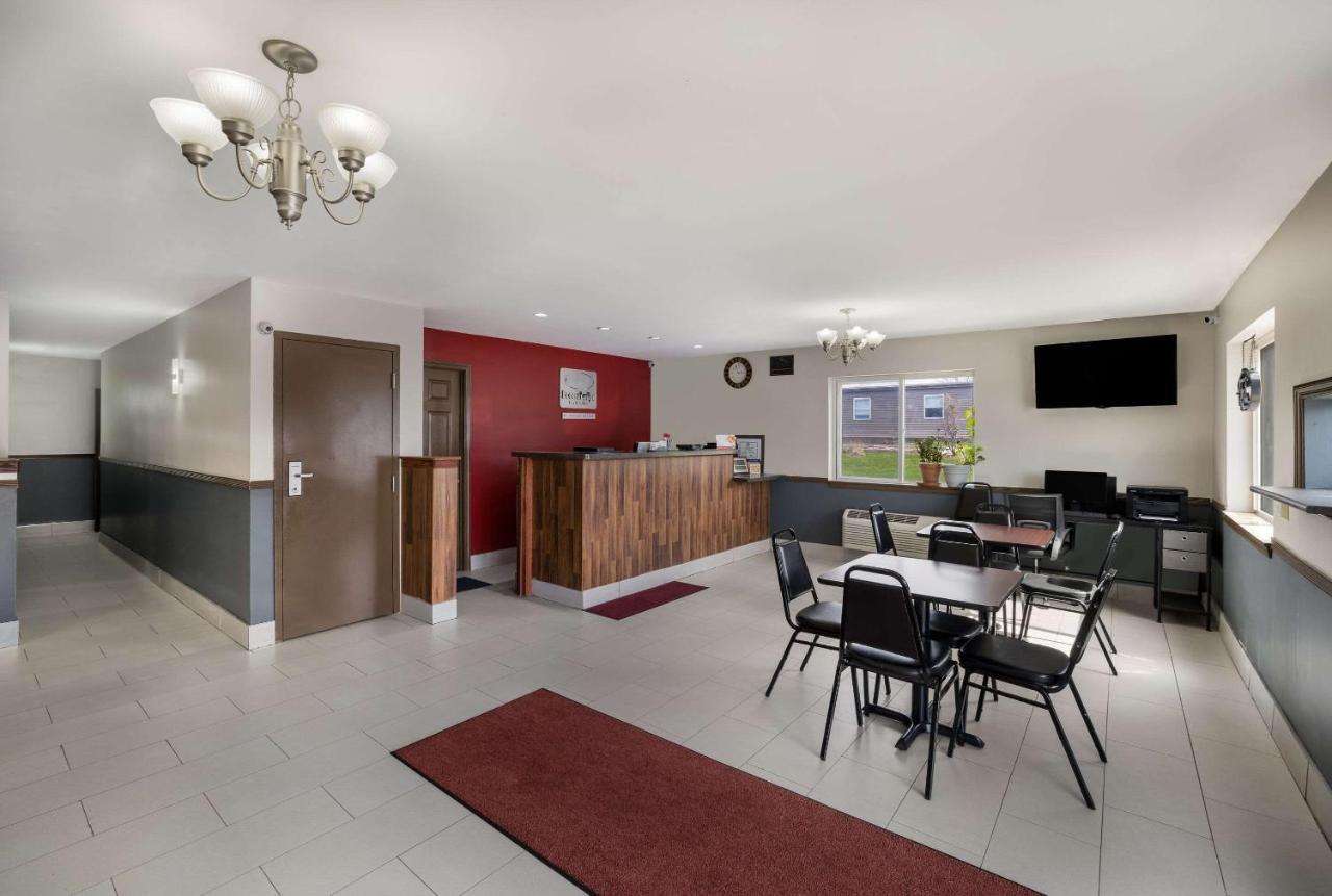 Econo Lodge Inn & Suites Canandaigua Εξωτερικό φωτογραφία
