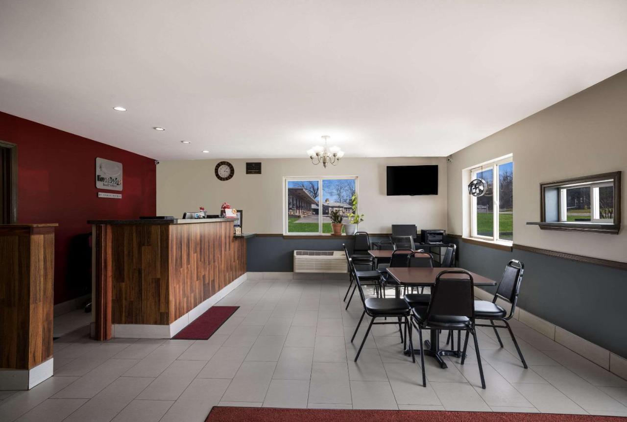 Econo Lodge Inn & Suites Canandaigua Εξωτερικό φωτογραφία
