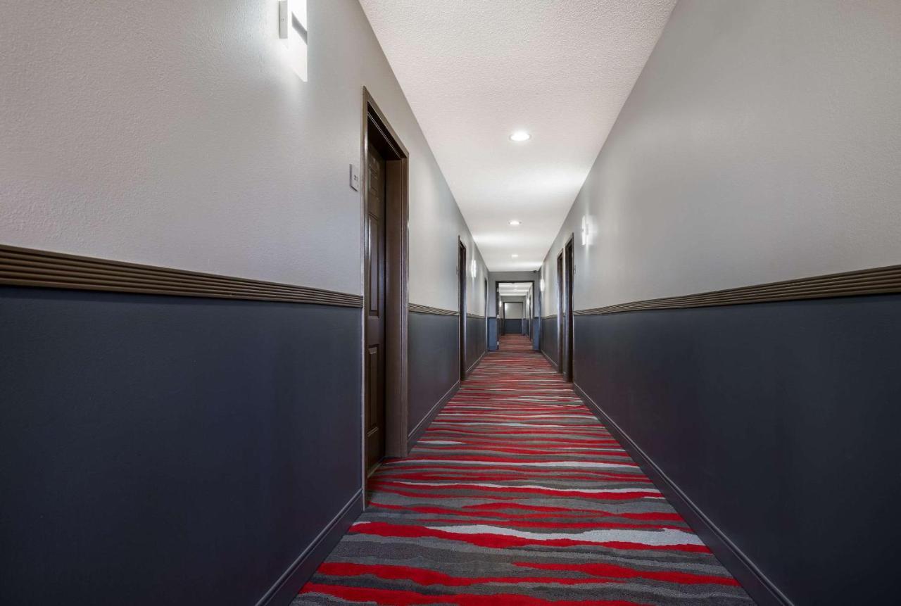 Econo Lodge Inn & Suites Canandaigua Εξωτερικό φωτογραφία
