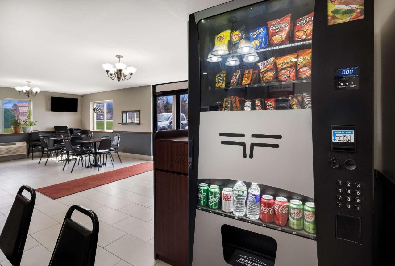 Econo Lodge Inn & Suites Canandaigua Εξωτερικό φωτογραφία