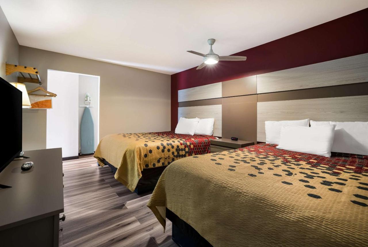 Econo Lodge Inn & Suites Canandaigua Εξωτερικό φωτογραφία