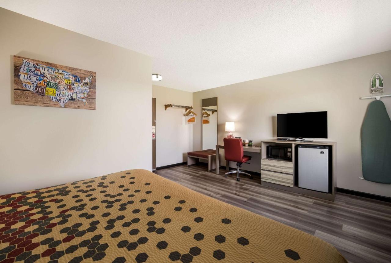 Econo Lodge Inn & Suites Canandaigua Εξωτερικό φωτογραφία