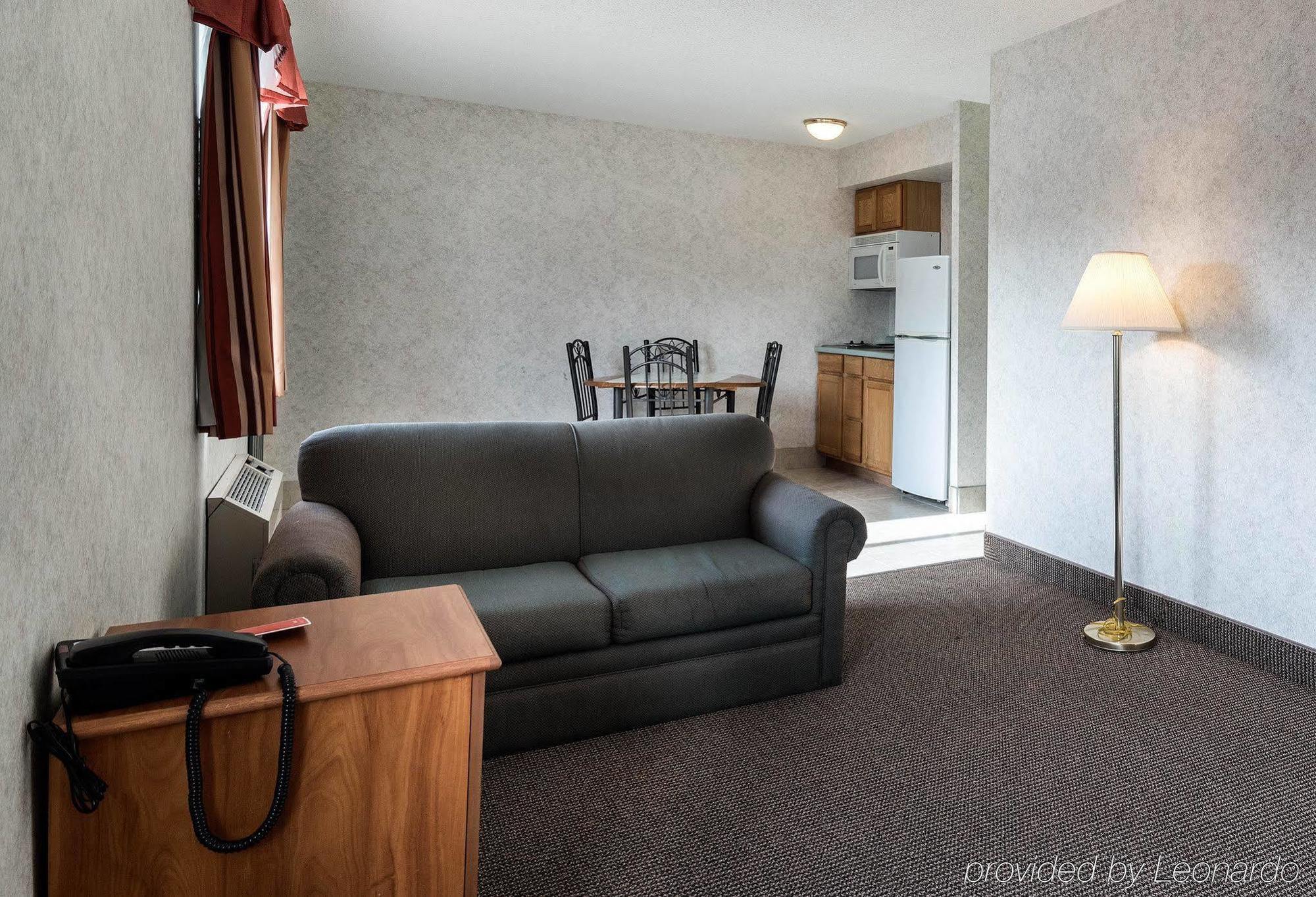 Econo Lodge Inn & Suites Canandaigua Εξωτερικό φωτογραφία